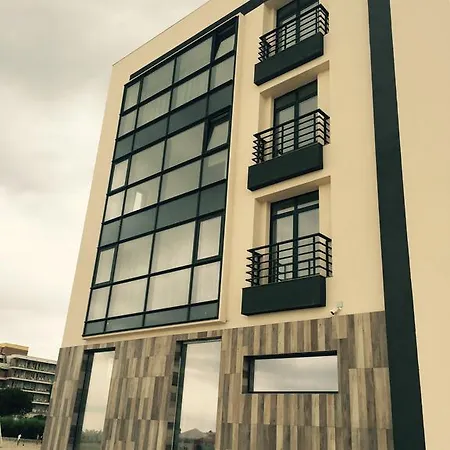 Side Гостьовий будинок 5*